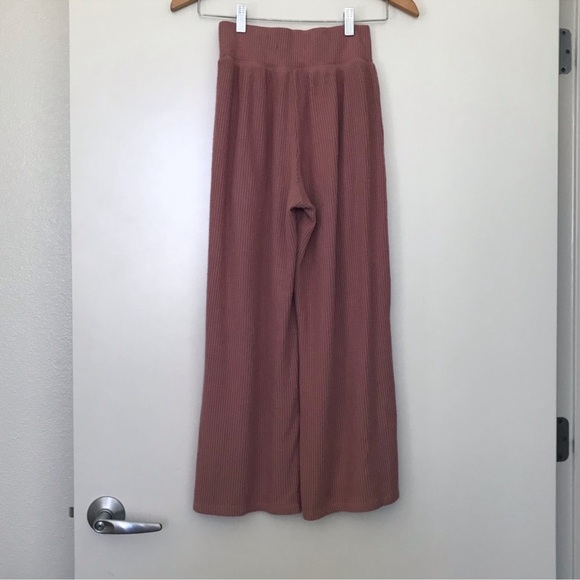 Abercrombie Pants & Cami Crop Top Set - Picture 2 of 7